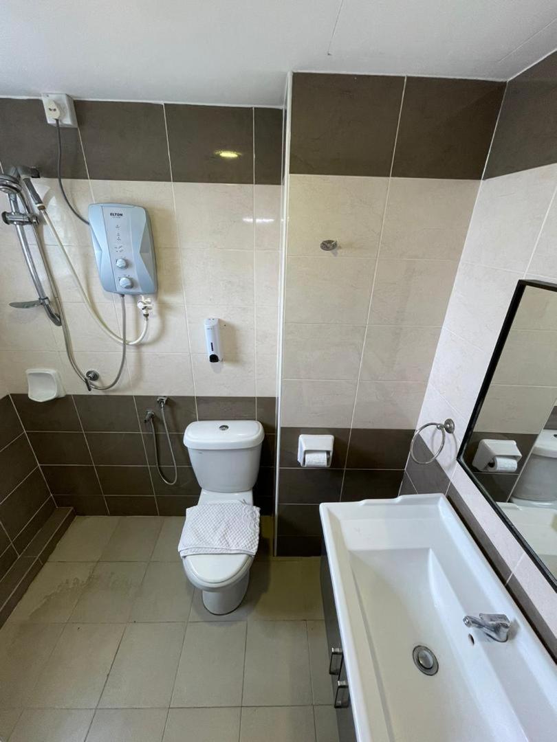N&L Hotel Kuala Terengganu Bagian luar foto