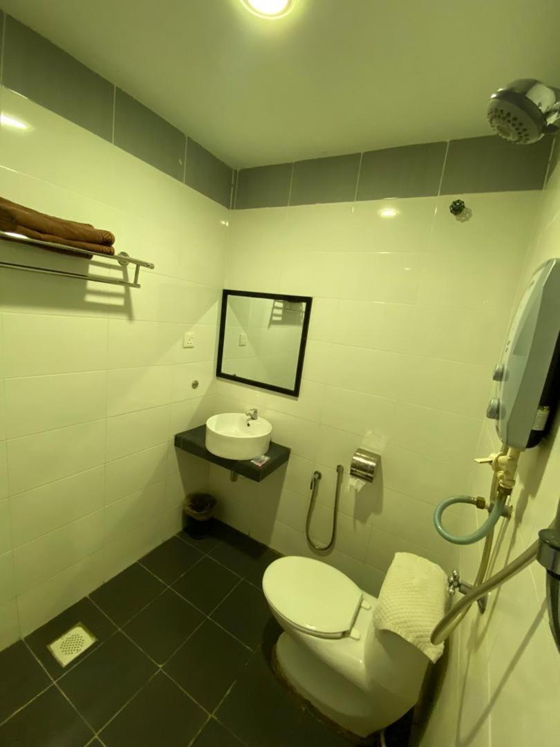 N&L Hotel Kuala Terengganu Bagian luar foto