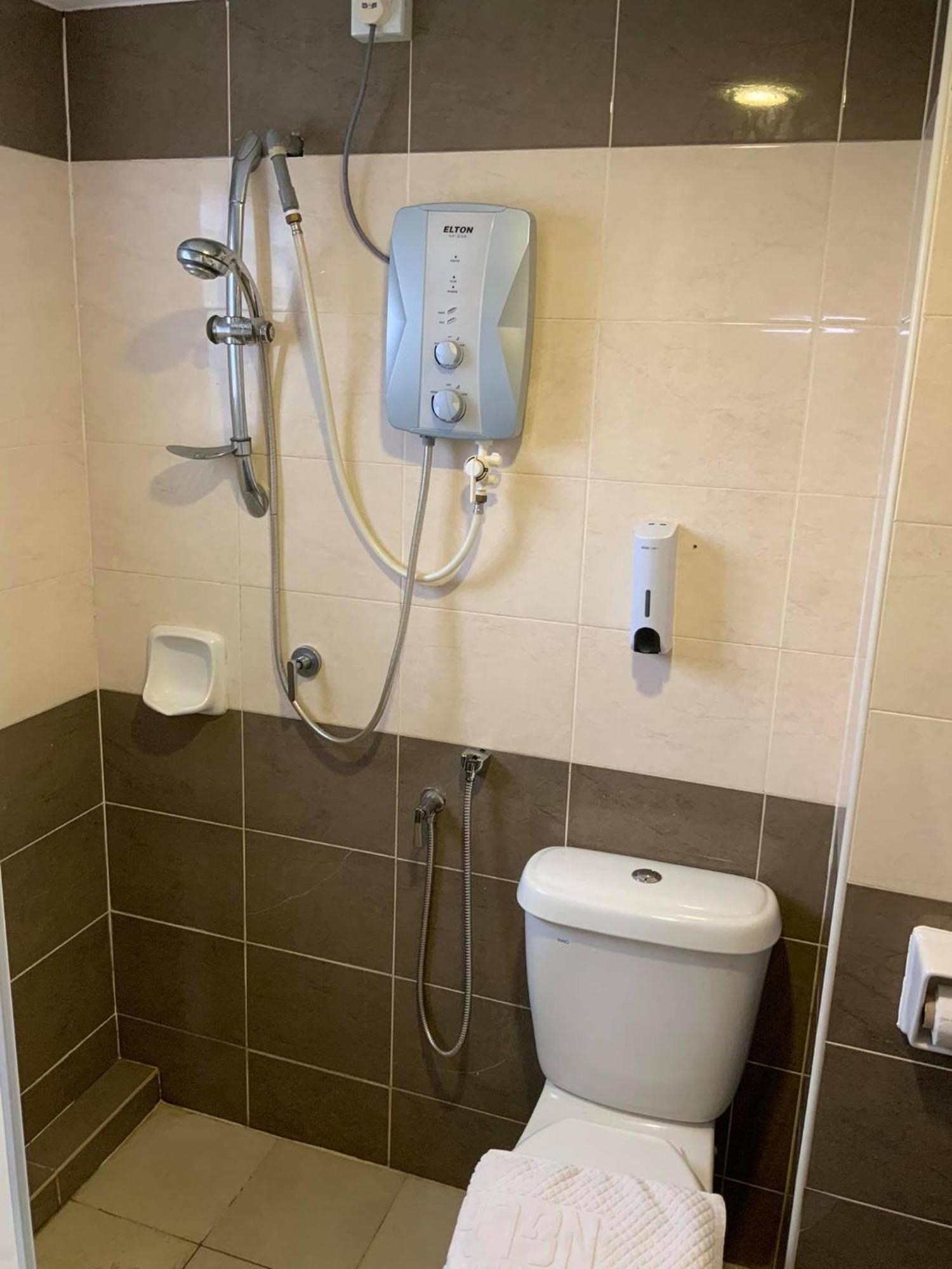 N&L Hotel Kuala Terengganu Bagian luar foto